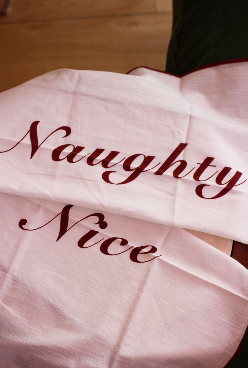 Naughty & Nice Christmas Napkin Set (2)