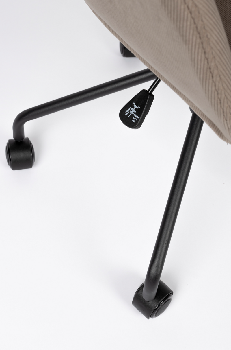 Junzo Office Chair