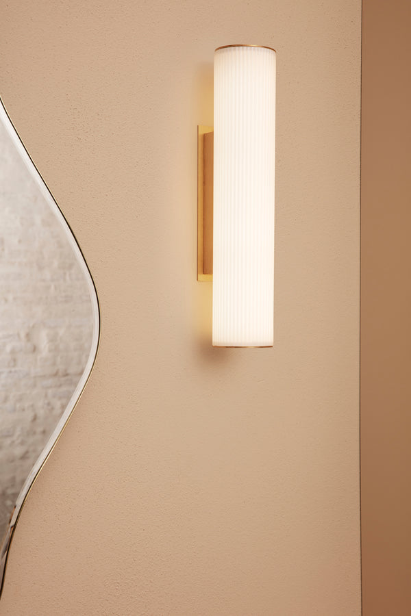 Vuelta Wall Lamp